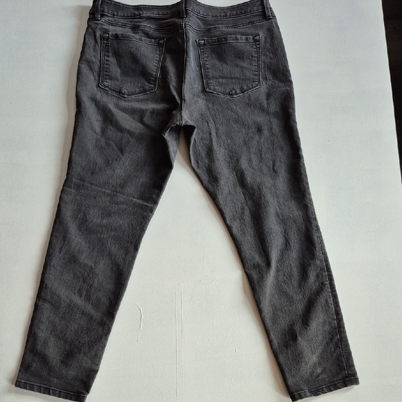 LOFT Black Ankle Cropped Jeans - Picture 6 of 6